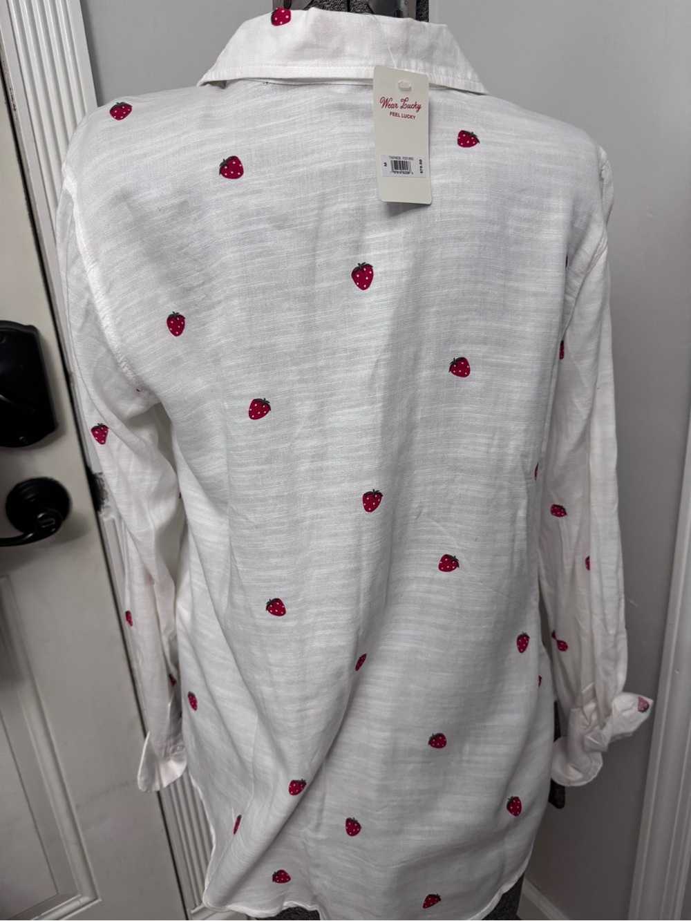 Women’s Lucky Brand White Button-Up Shirt with Red Strawberries NWT Medium - Picture 4 of 5